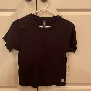 NWT Vuori: Mudra Fitted Tee NEVER WORN